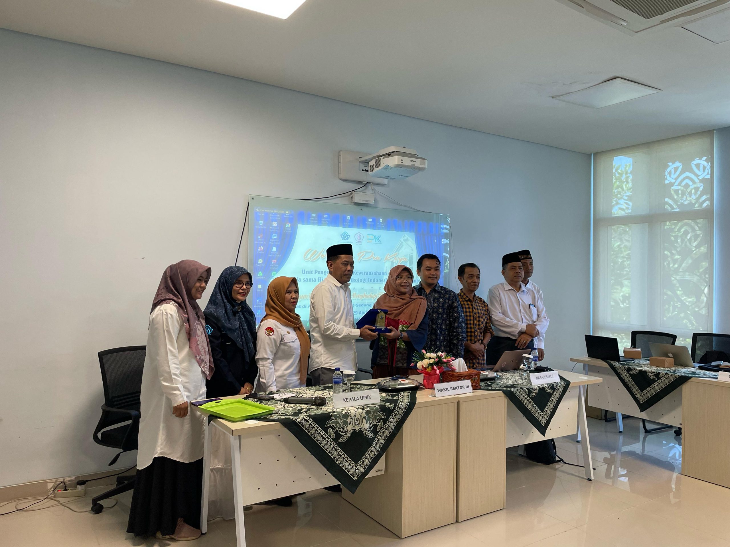 WorkShop Pra Kerja : Membangun Percaya Diri Untuk Menghadapi Tantangan di Dunia Kerja
