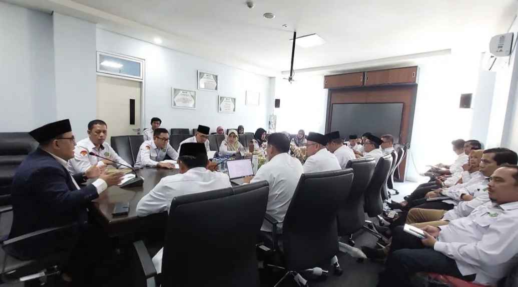 kepala UPKK UIN STS Jambi Dr.Mardalina, S.Ag, M.Ud menghadiri Rapat Evaluasi: Bahas Tindak Lanjut Kebakaran dan Persiapan HUT RI