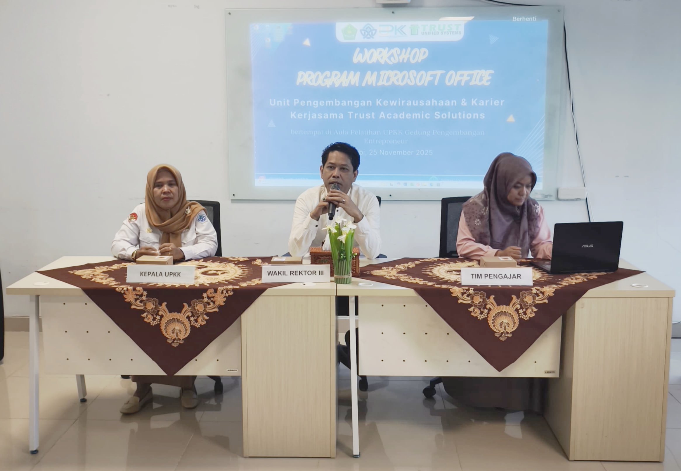 Sertifikat SKPI dan IT: UPKK UIN STS Jambi Siapkan Mahasiswa Lewat Workshop Microsoft Office